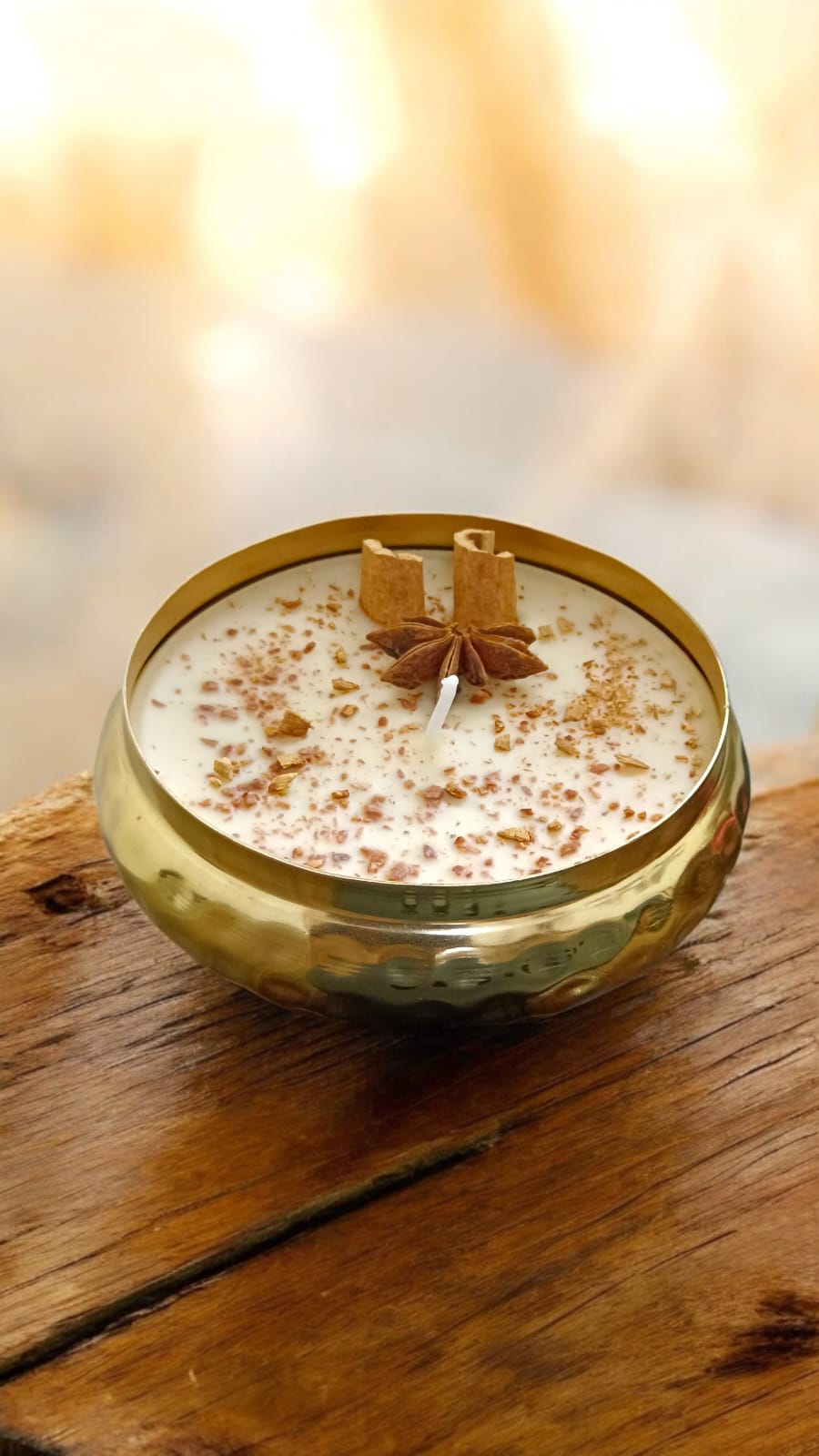 Femmora candles urli cinnamon candle